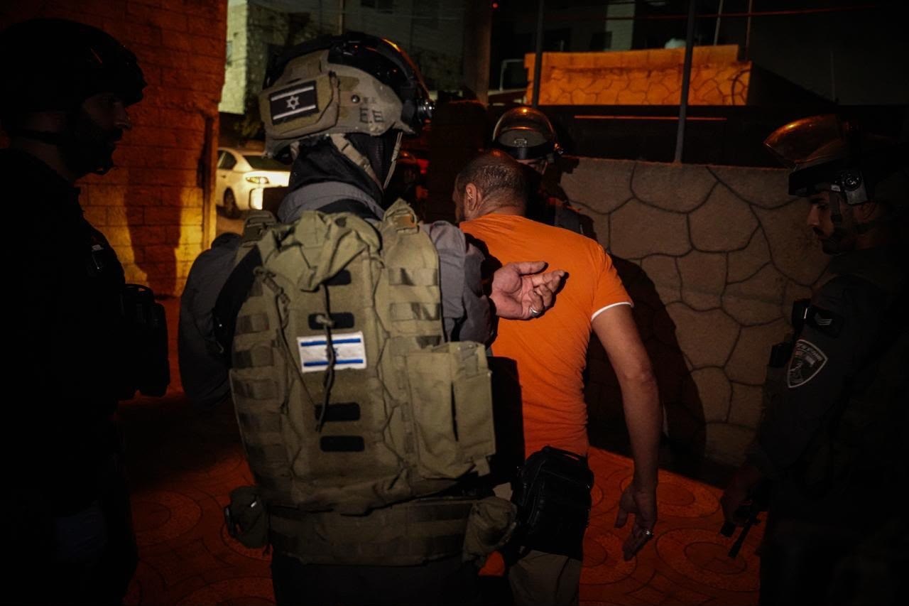 מעצר החשוד (צילום: דוברות המשטרה)
