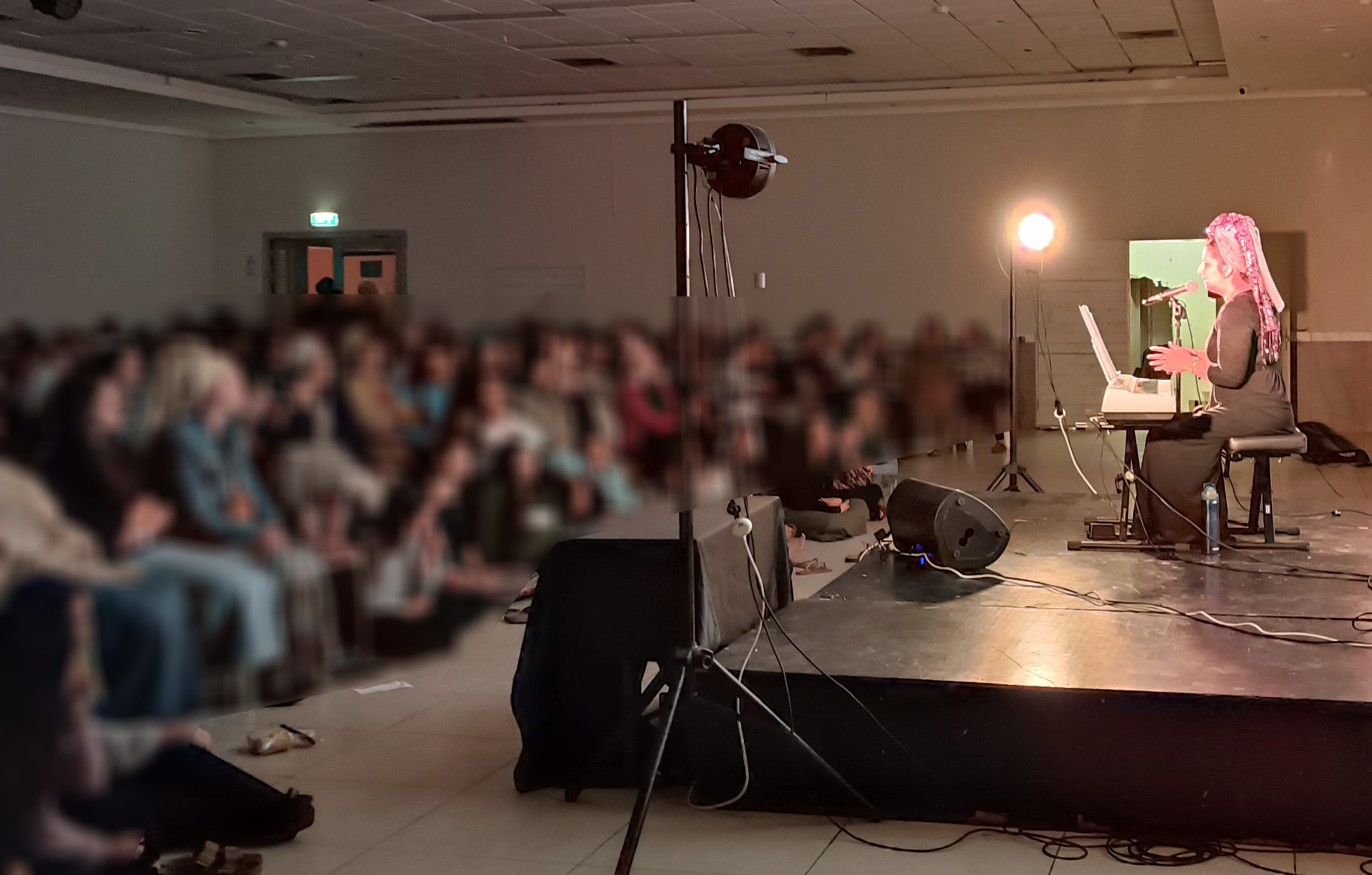 Rachel performing (Photo: Tzufiya Kafach)