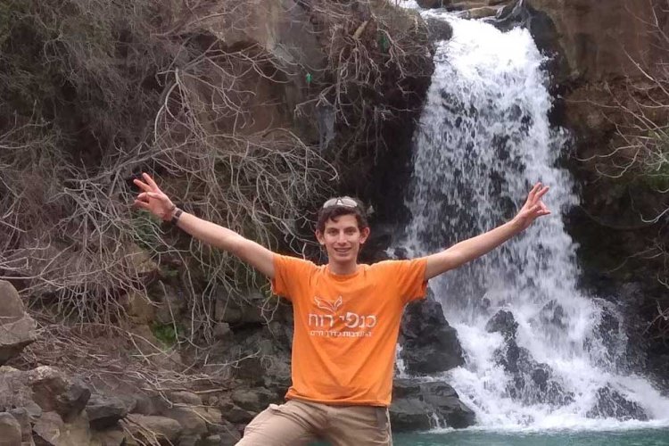 בטיול - לא נתן למגבלות לעצור אותו