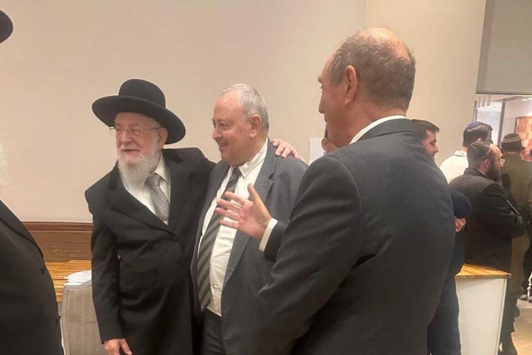 עם "הוגה הרעיון" הרב ישראל מאיר לאו שליט"א