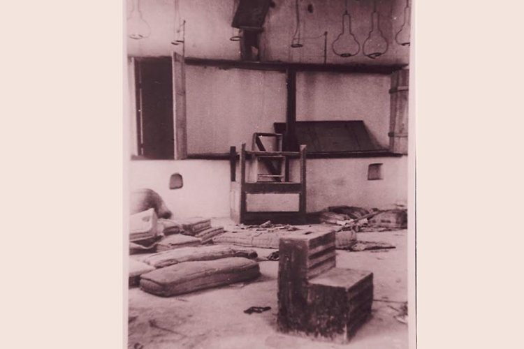 Destruction of the synagogue by Arabs in 1938