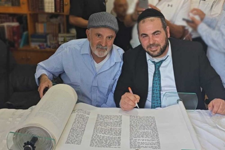 כהן הי''ד בהכנסת ספר תורה לע''נ הוריו