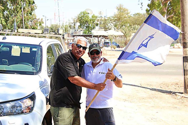 אריק הי"ד עם רבש"ץ חבר