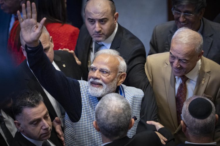 מודי בכנסת, אתמול (צילום: יונתן זינדל, פלאש 90)