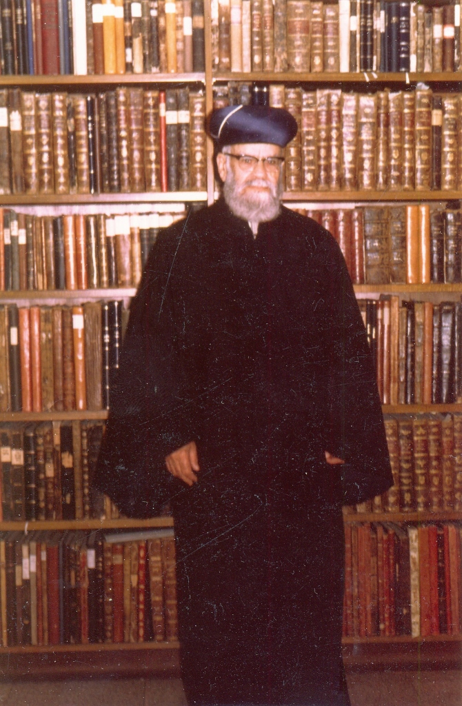 הרב יצחק <a class=