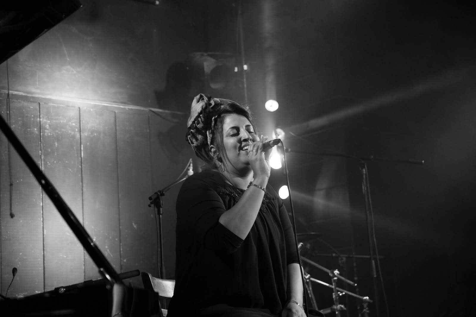 Rachel performing (Photo: Maya Tayeb)