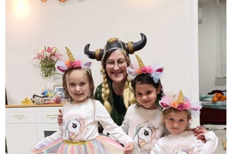 שריתה מנדלסון הי"ד ונכדותיה