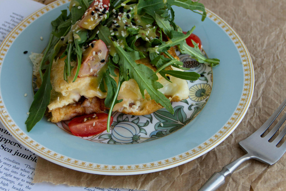 חביתה עם ירקות מעל