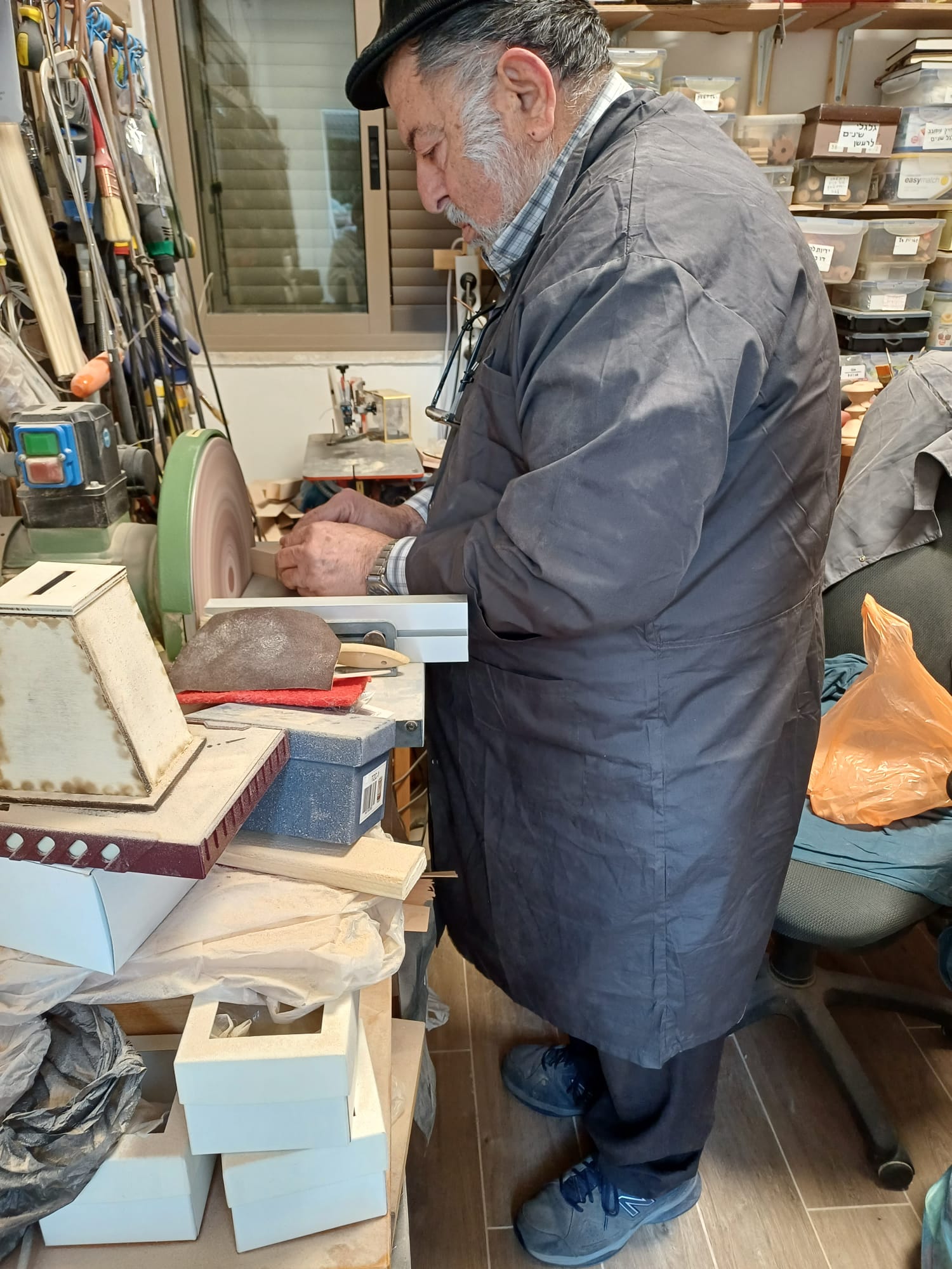 אביב כהן בעבודה 