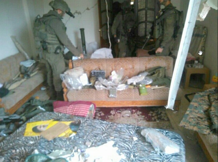 אמל״ח שאותר במבנה (צילום: דובר צה״ל) 