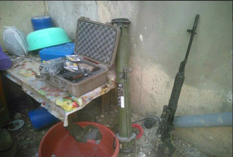 אמצעי לחימה שנמצאו בדרום לבנון (צילום: דובר צה"ל)