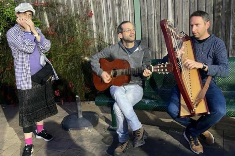 מתנדבים נגנים בביקור