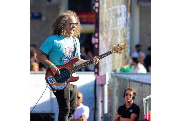 על הבמה באמסטרדם