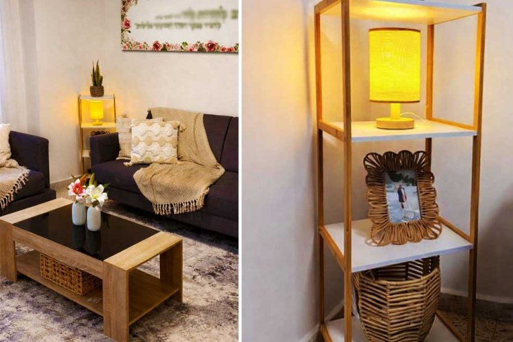 שידת מדפים לבנים בשילוב עץ, מסגרת קש עם תמונה של אחת הבנות, תאורה חמה