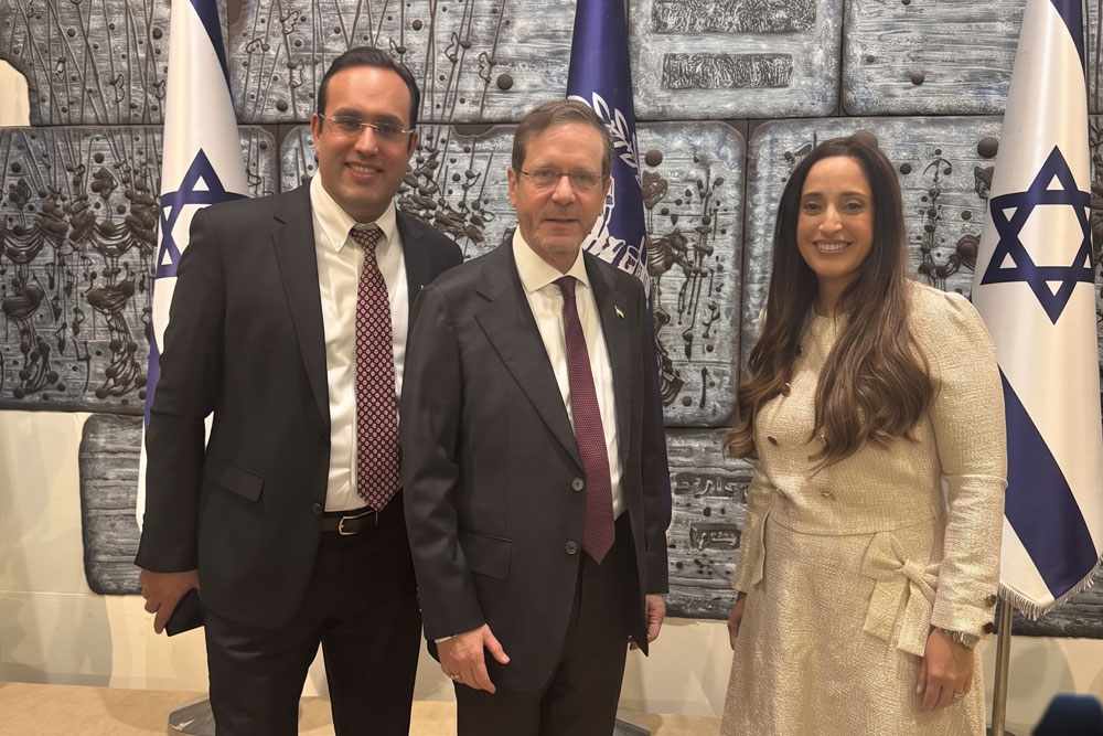 בני הזוג דהן עם הנשיא יצחק הרצוג בבית הנשיא
