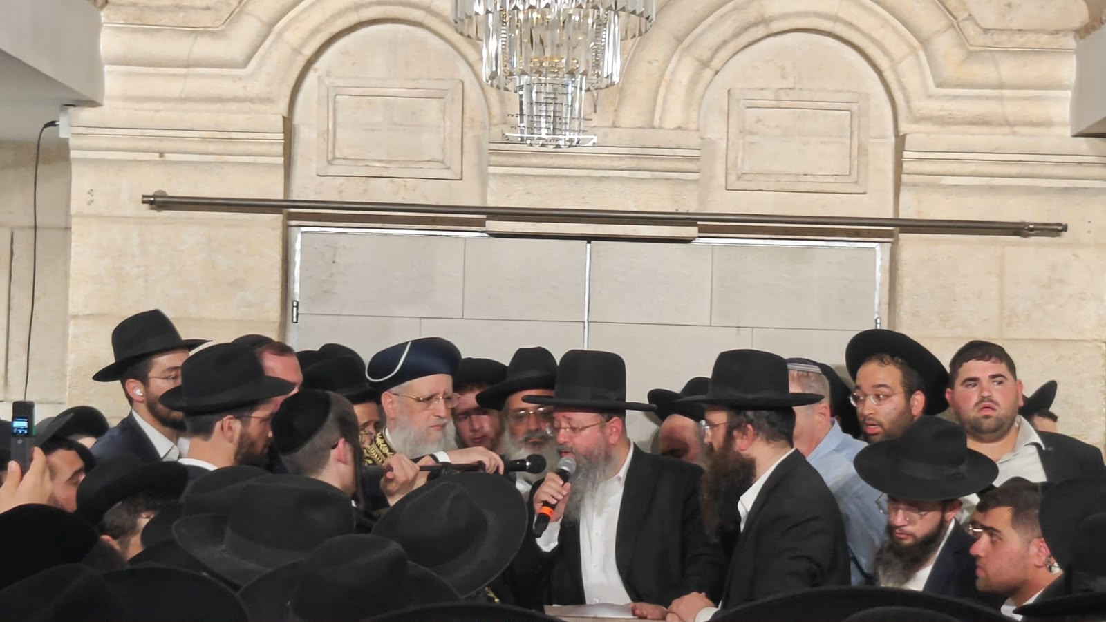 בהלוויה