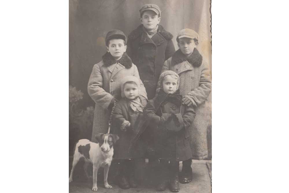 האחים של סבא זלמן שנרצחו בשואה: מיכאל, איינוך, חיים, שרה'לה ומירה'לה הי"ד