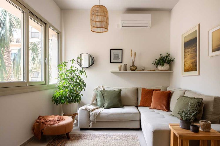 הצבעים הקרים והאפורים מפנים מקום לצבעי אדמה חמים