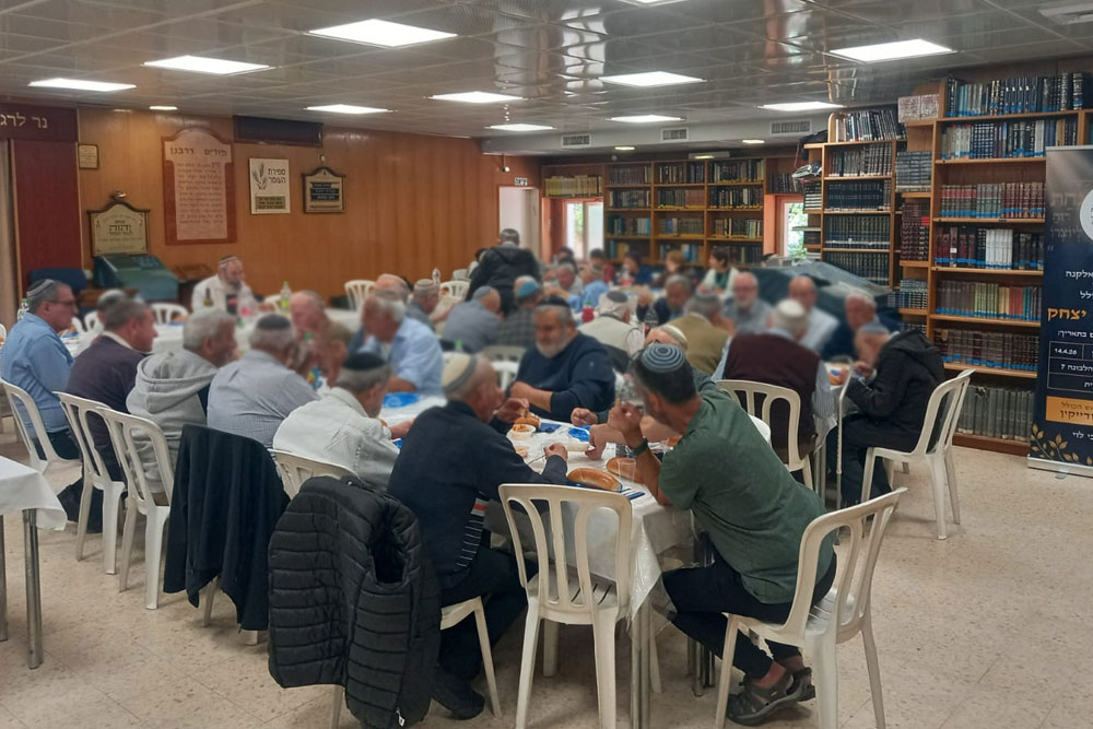 סעודה לרגל פתיחת זמן קיץ בכולל "תפארת זקנים"