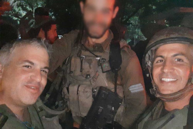 אלחנן הי"ד ומנחם עם חייל נוסף