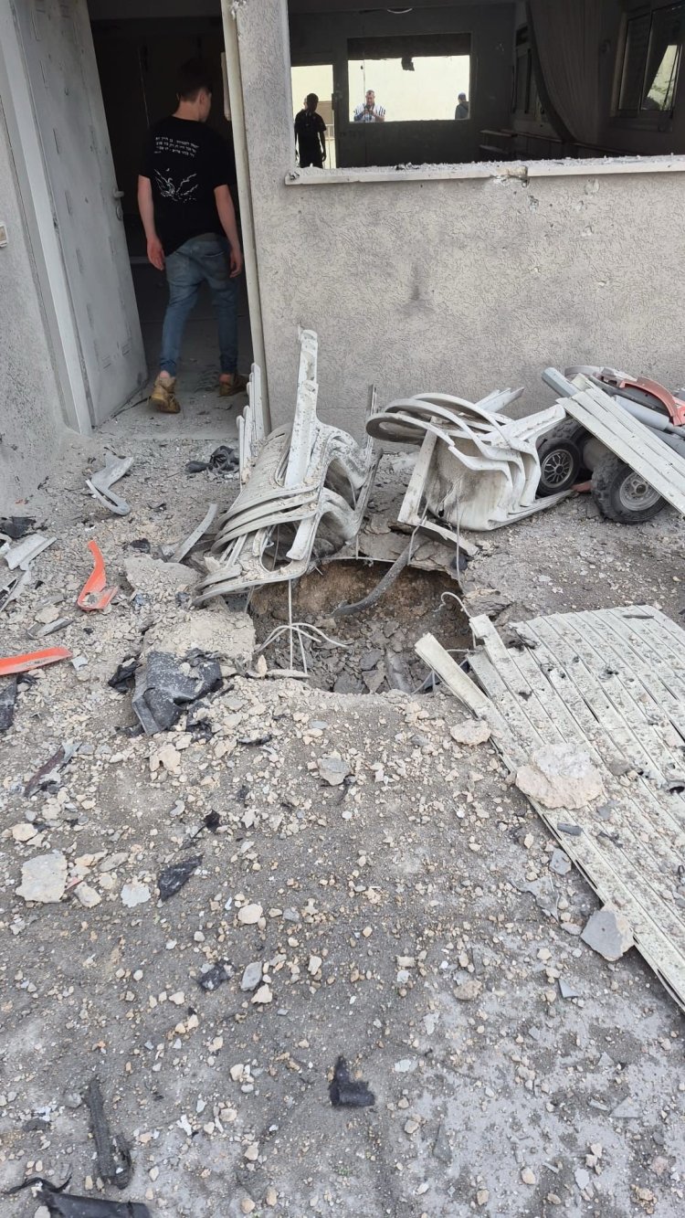 נזק בשער שומרון (צילום: באדיבות מועצה אזורית שומרון)