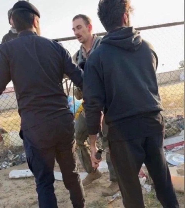 טייס אמריקני עם מקומיים בכווית (שימוש לפיי סעיף 27א׳)